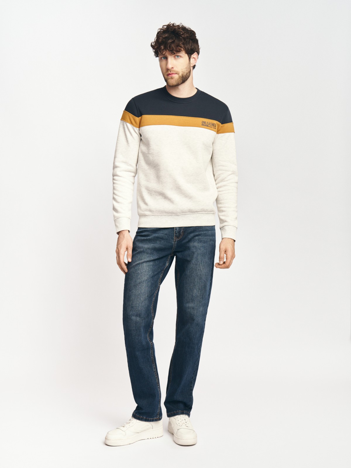 Утеплённый свитшот прямого кроя с начёсом