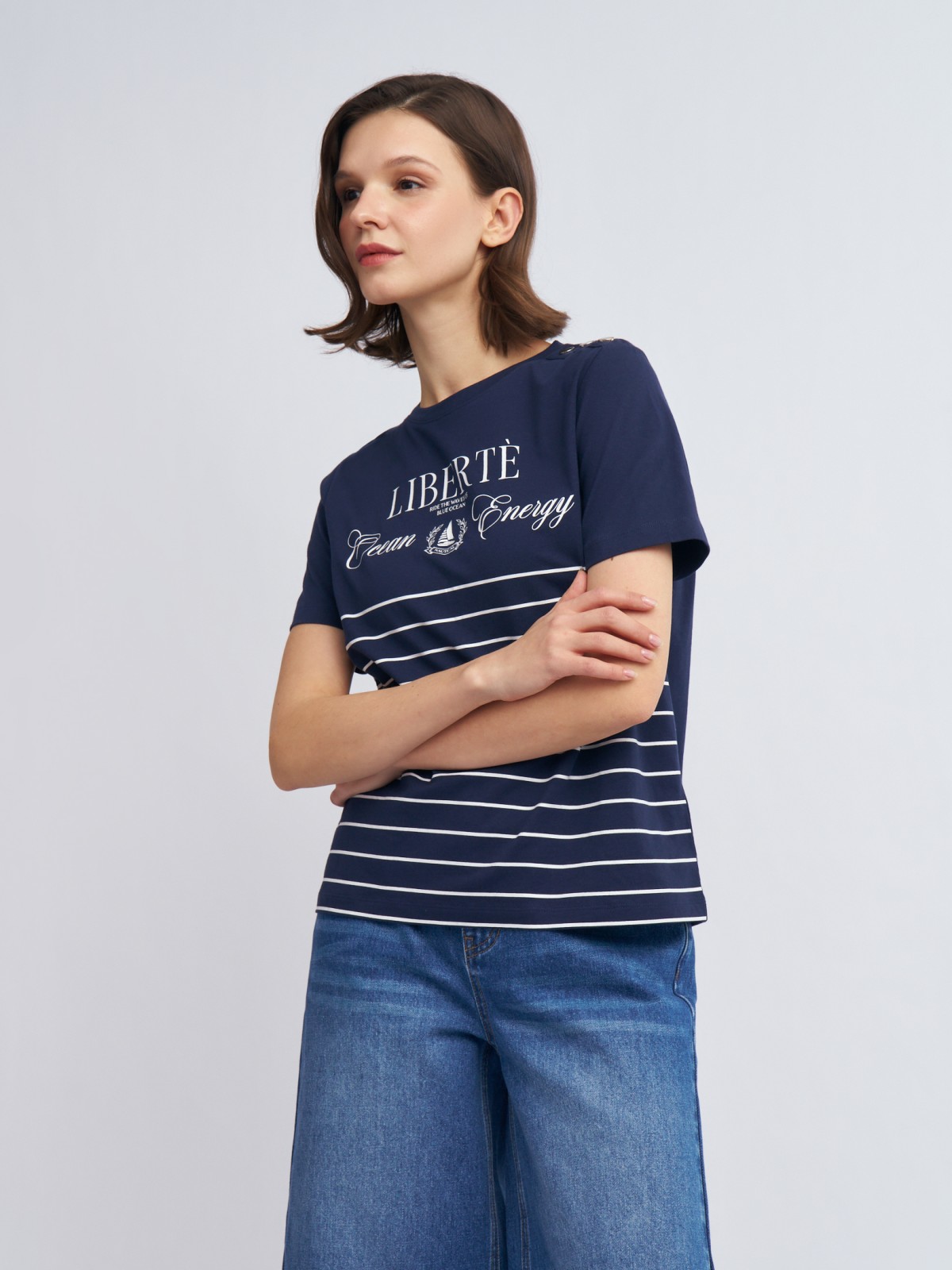 Футболка из хлопка в полоску с металлическим декором