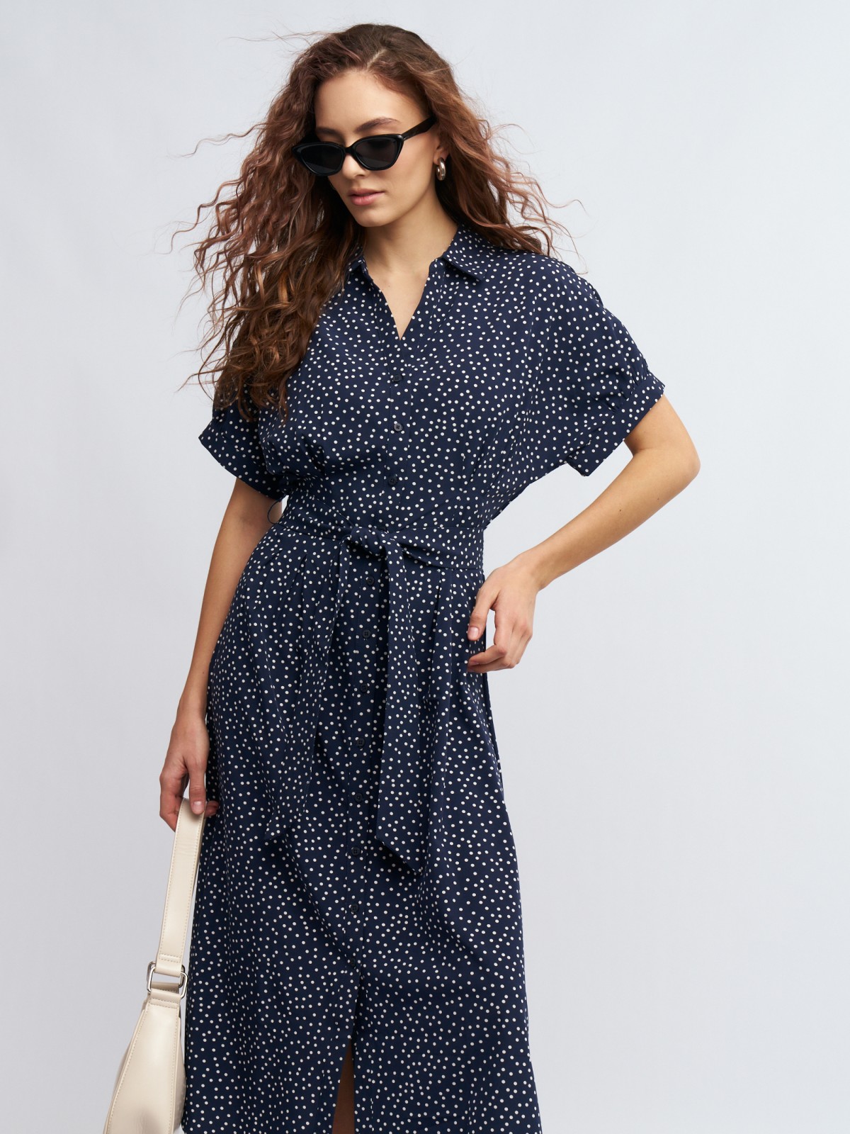 Платье-рубашка с акцентными короткими рукавами