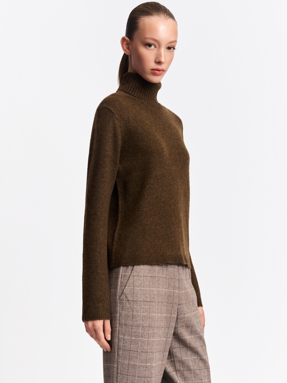 Вязаный свитер с шерстью