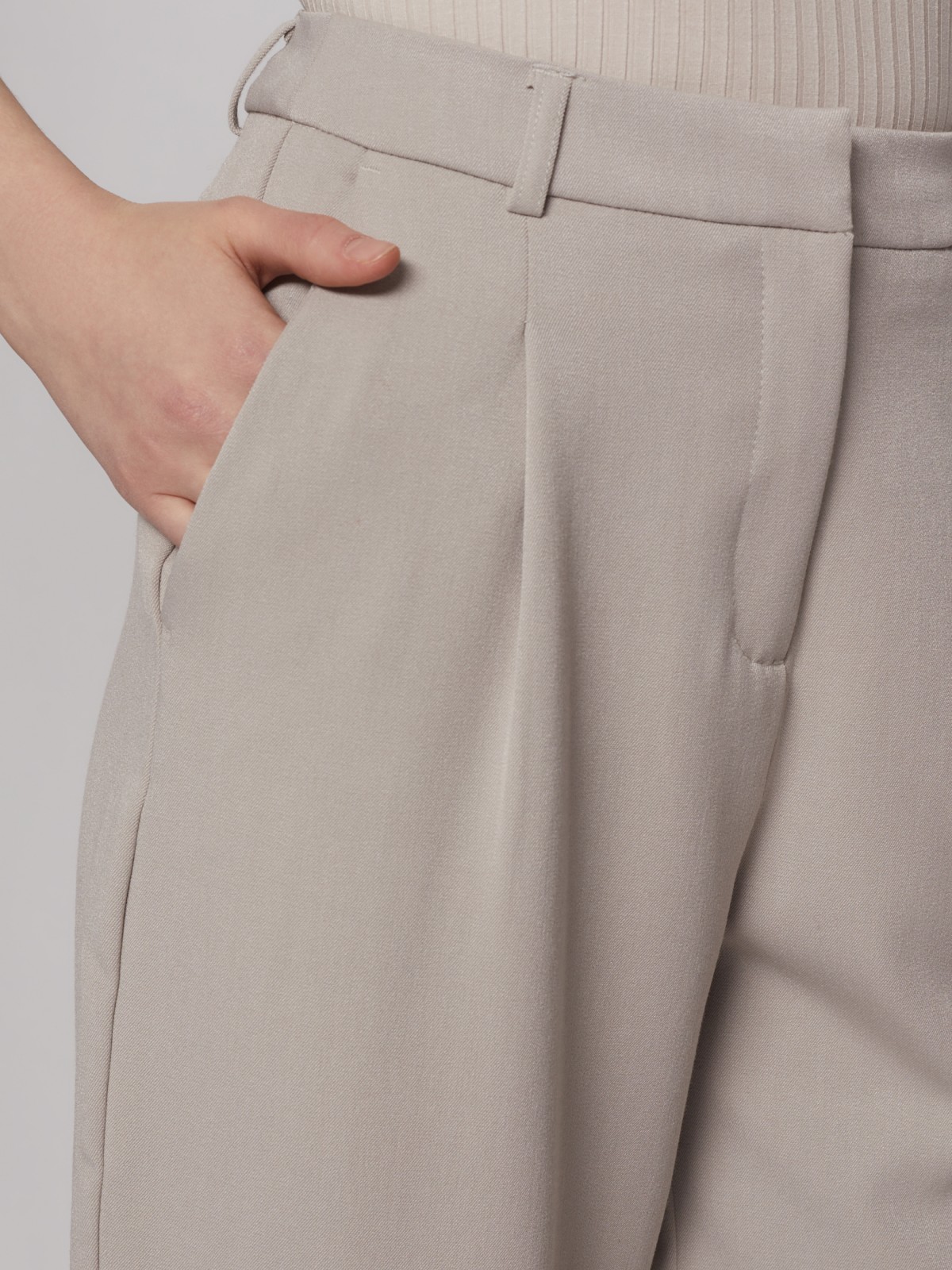 Брюки фасона Carrot