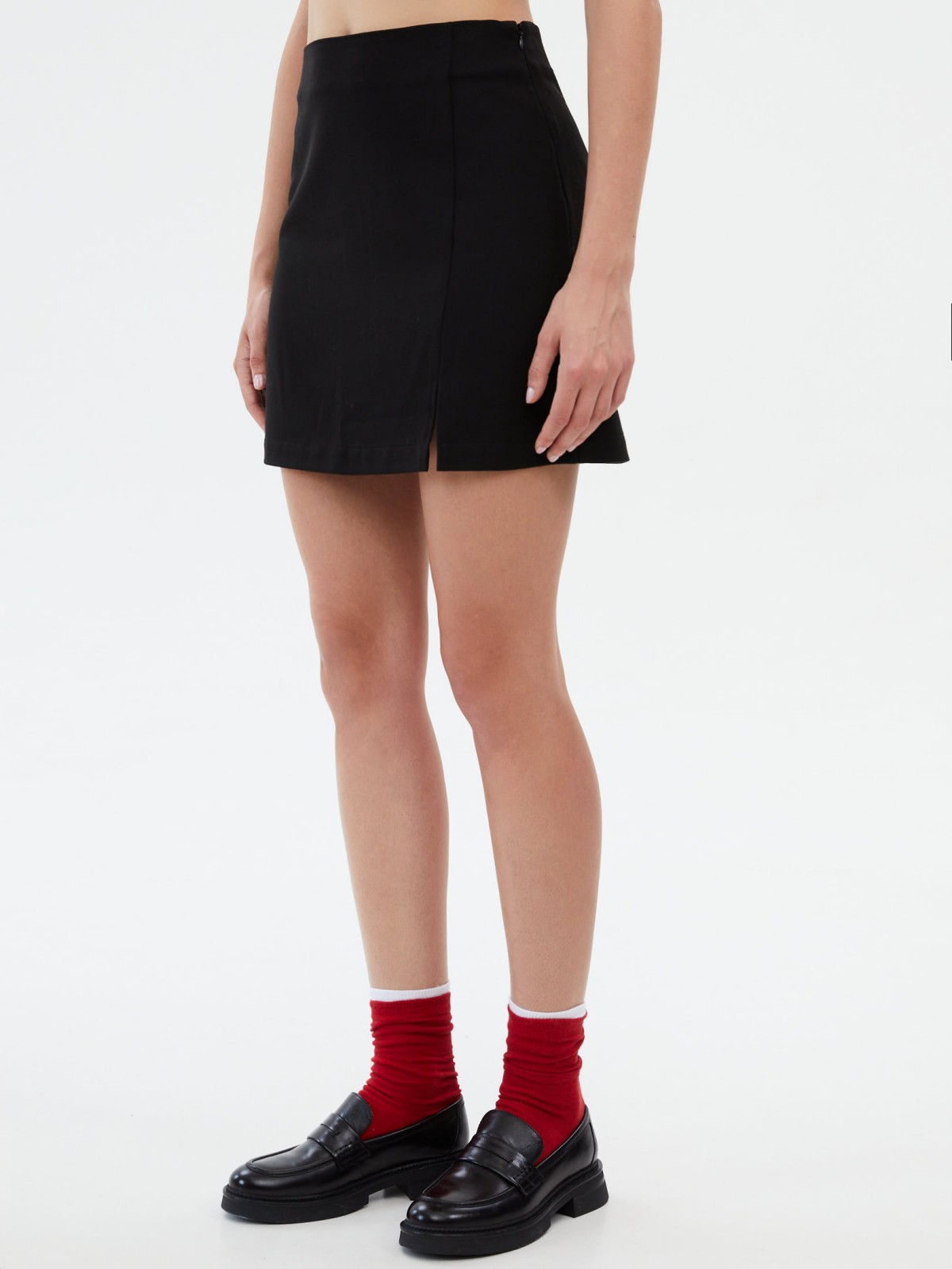 Юбка длины мини с разрезом