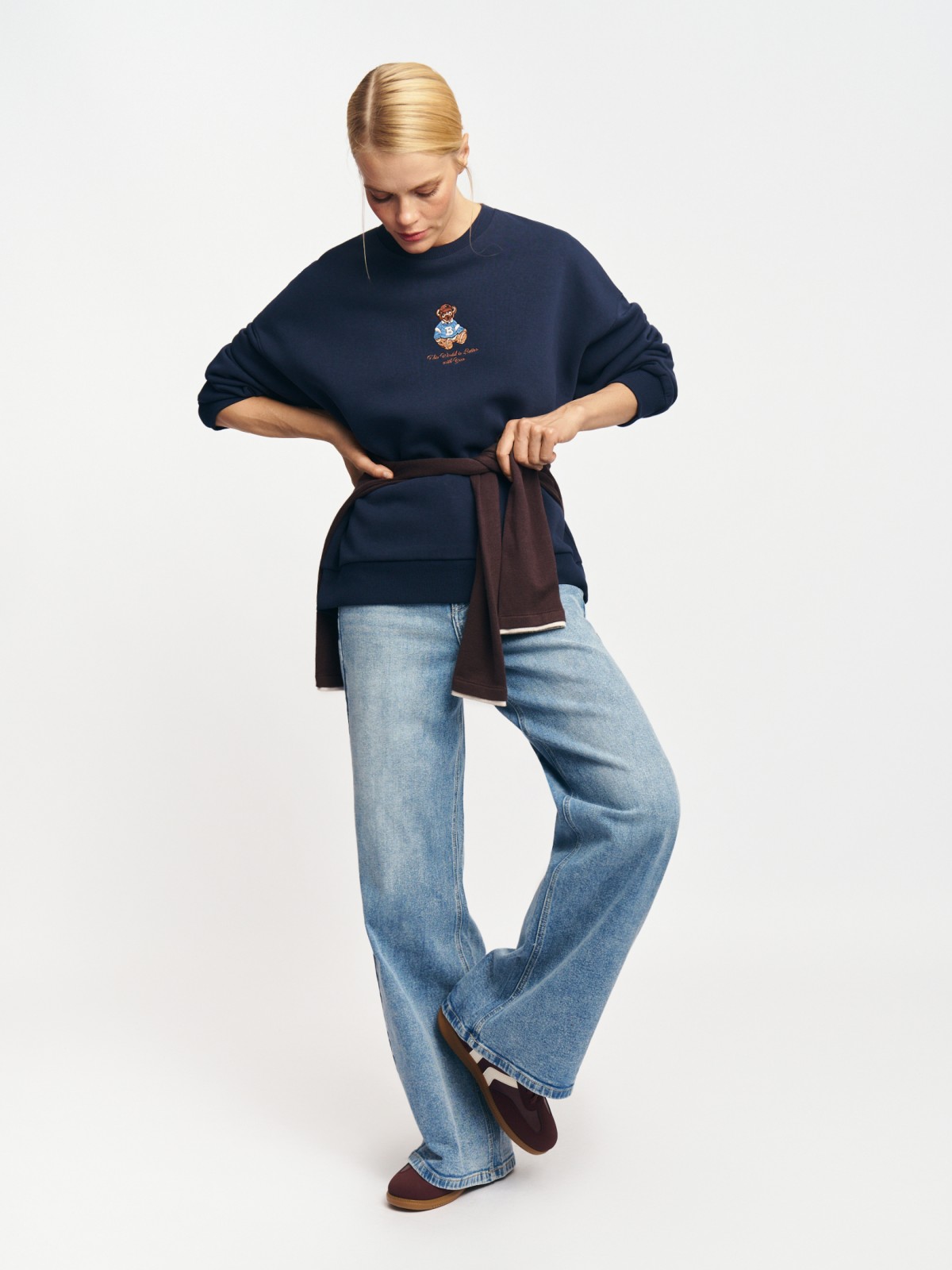 Утеплённый свитшот с вышивкой