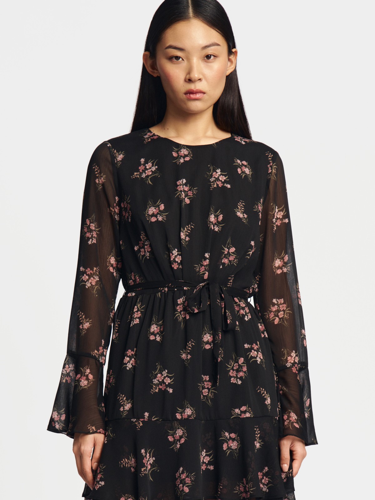 Шифоновое платье мини с ярусным подолом