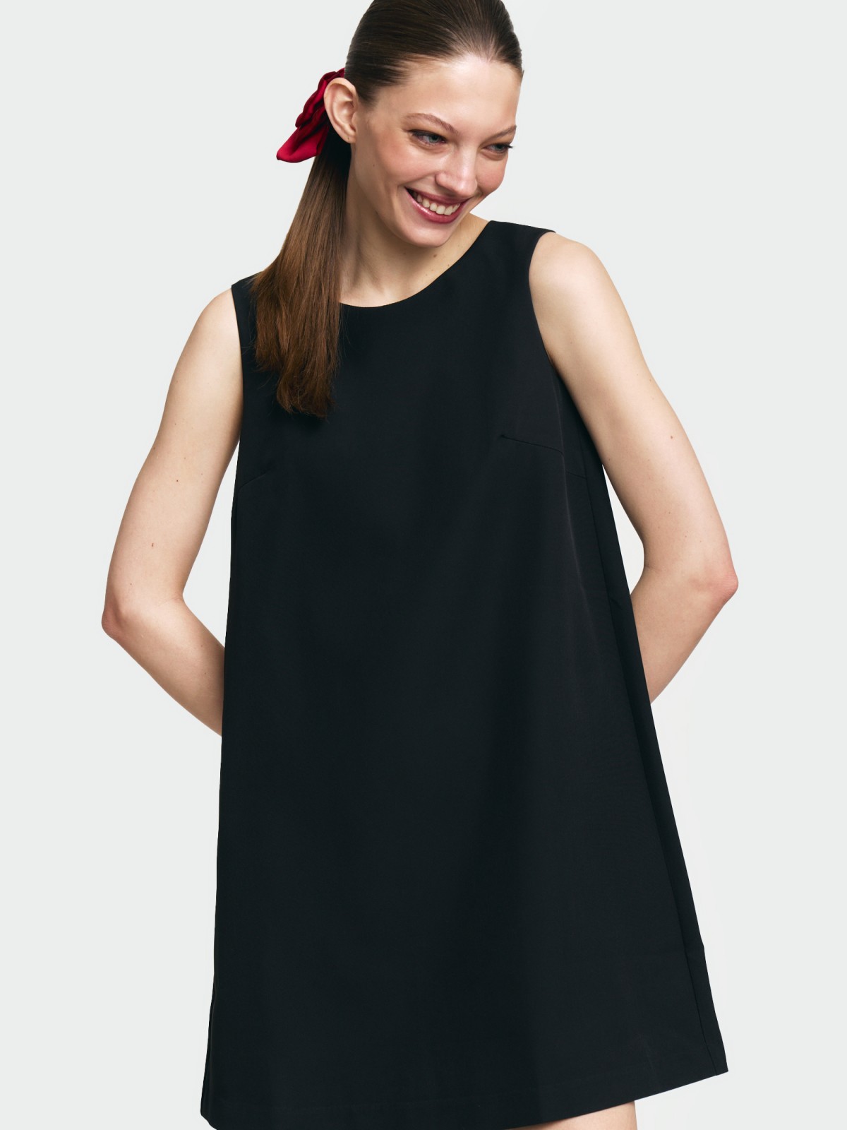 Платье мини без рукавов