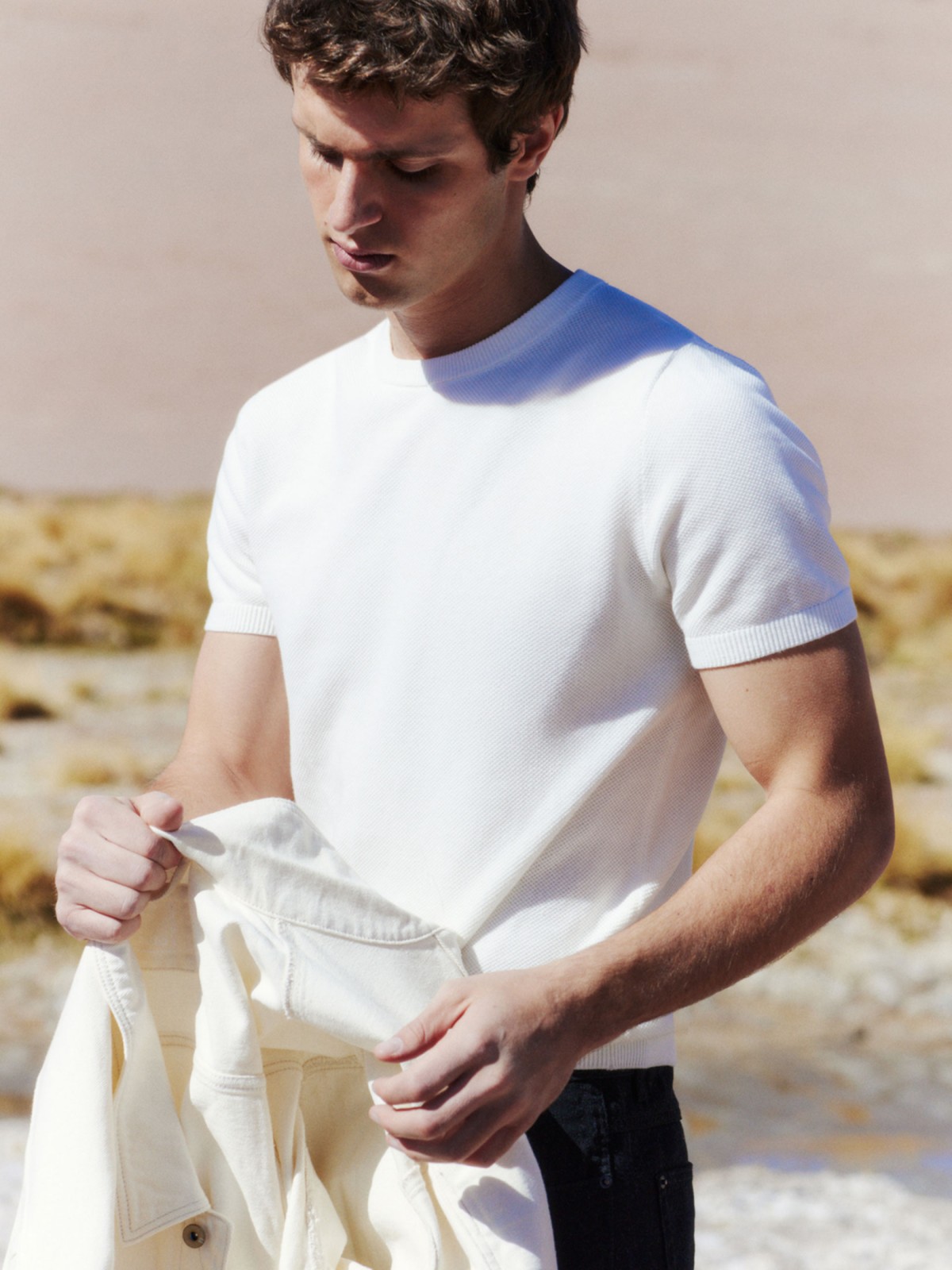 Тонкий трикотажный джемпер из хлопка с коротким рукавом