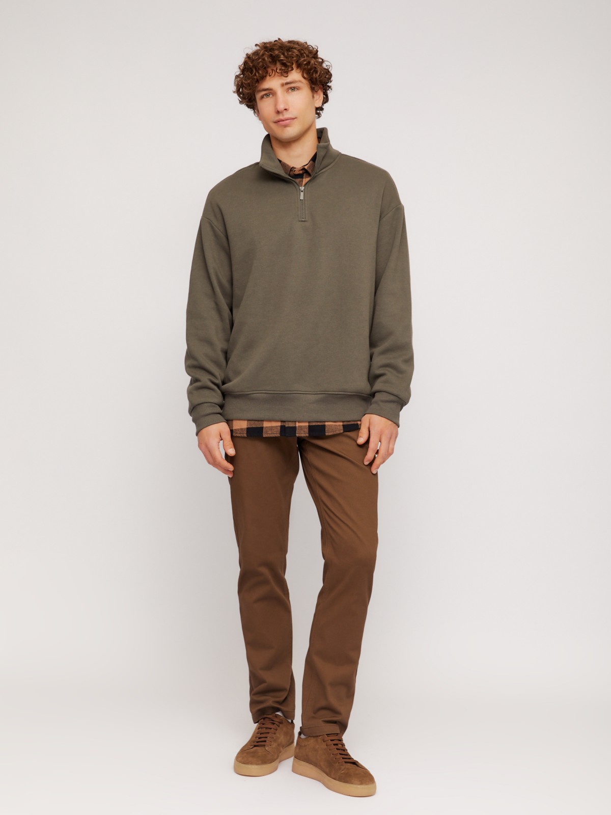 Утеплённый свитшот с воротником-стойкой на молнии