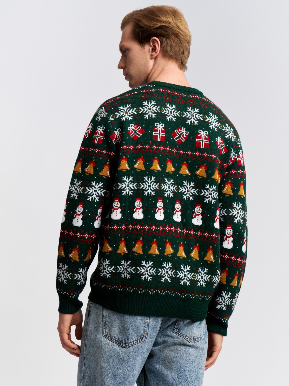 Вязаный джемпер из акрила с новогодним узором