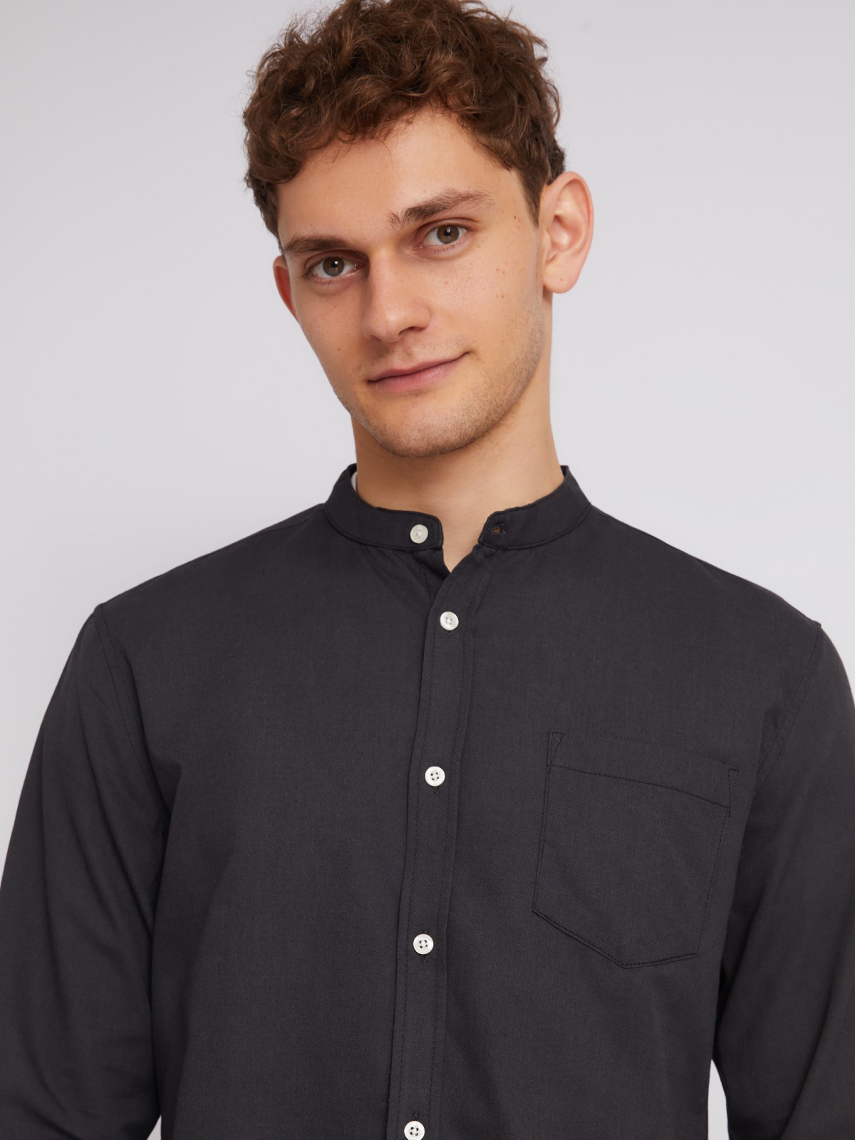 Офисная рубашка с воротником-стойкой и длинным рукавом zolla 21232214R043, цвет черный, размер S - фото 3