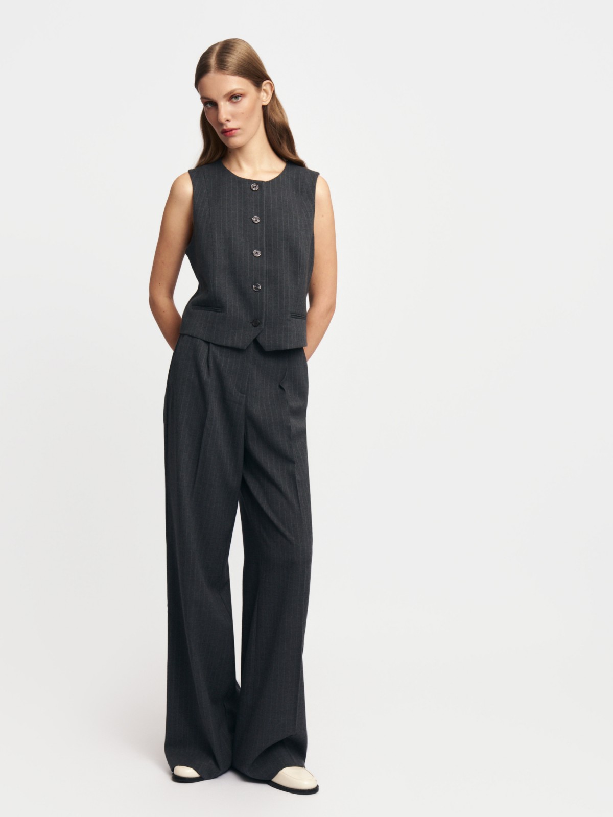 Классический жилет на пуговицах