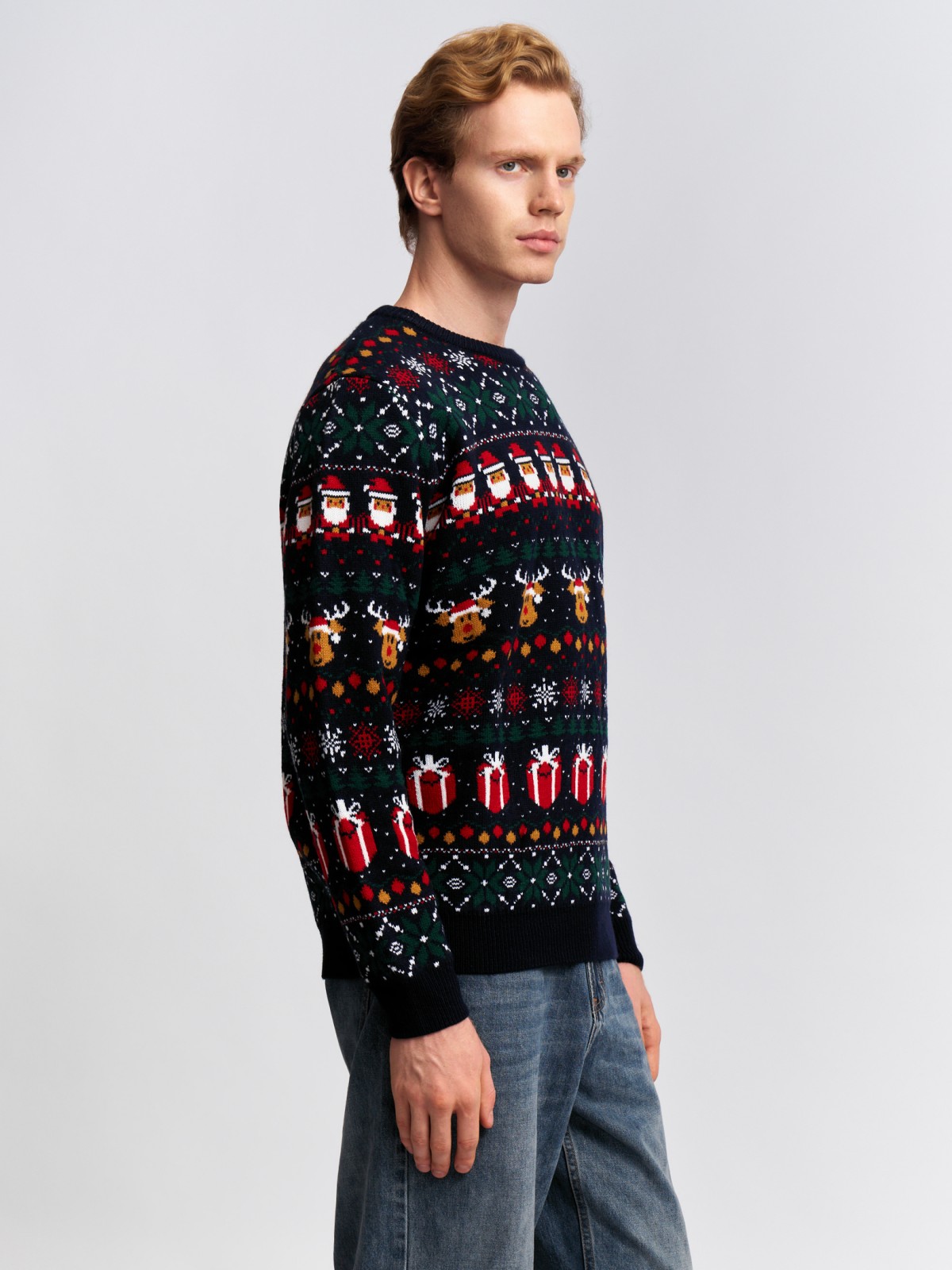 Вязаный джемпер из акрила с новогодним узором