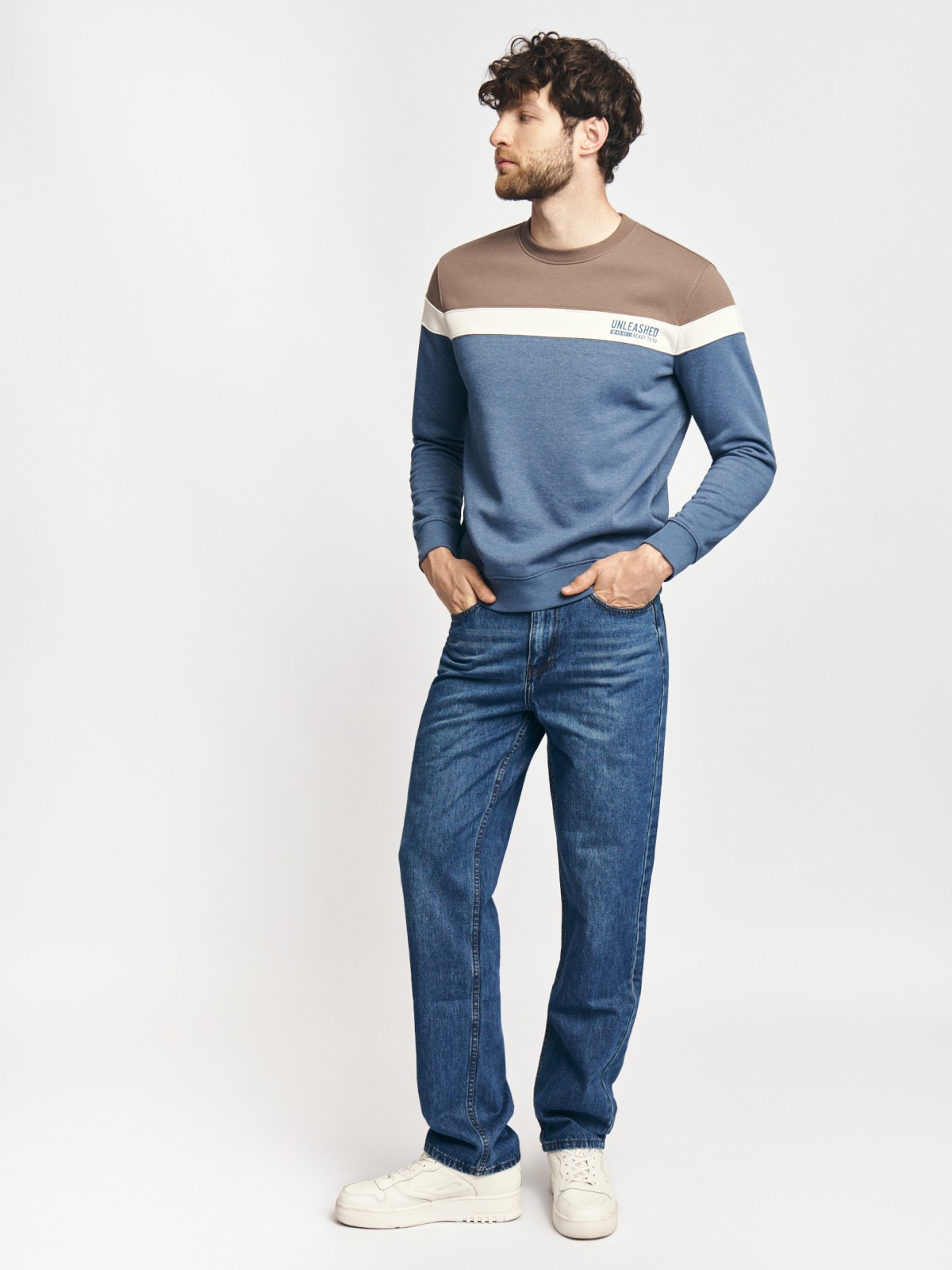 Утеплённый свитшот прямого кроя с начёсом