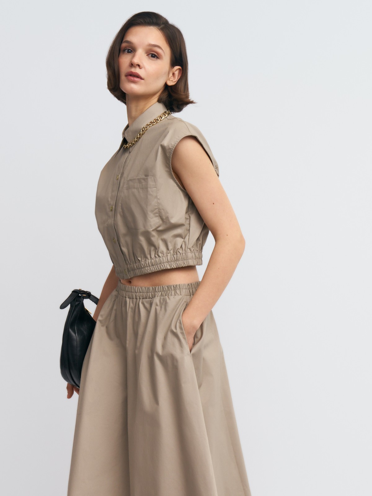 Топ-блузка без рукавов на резинке