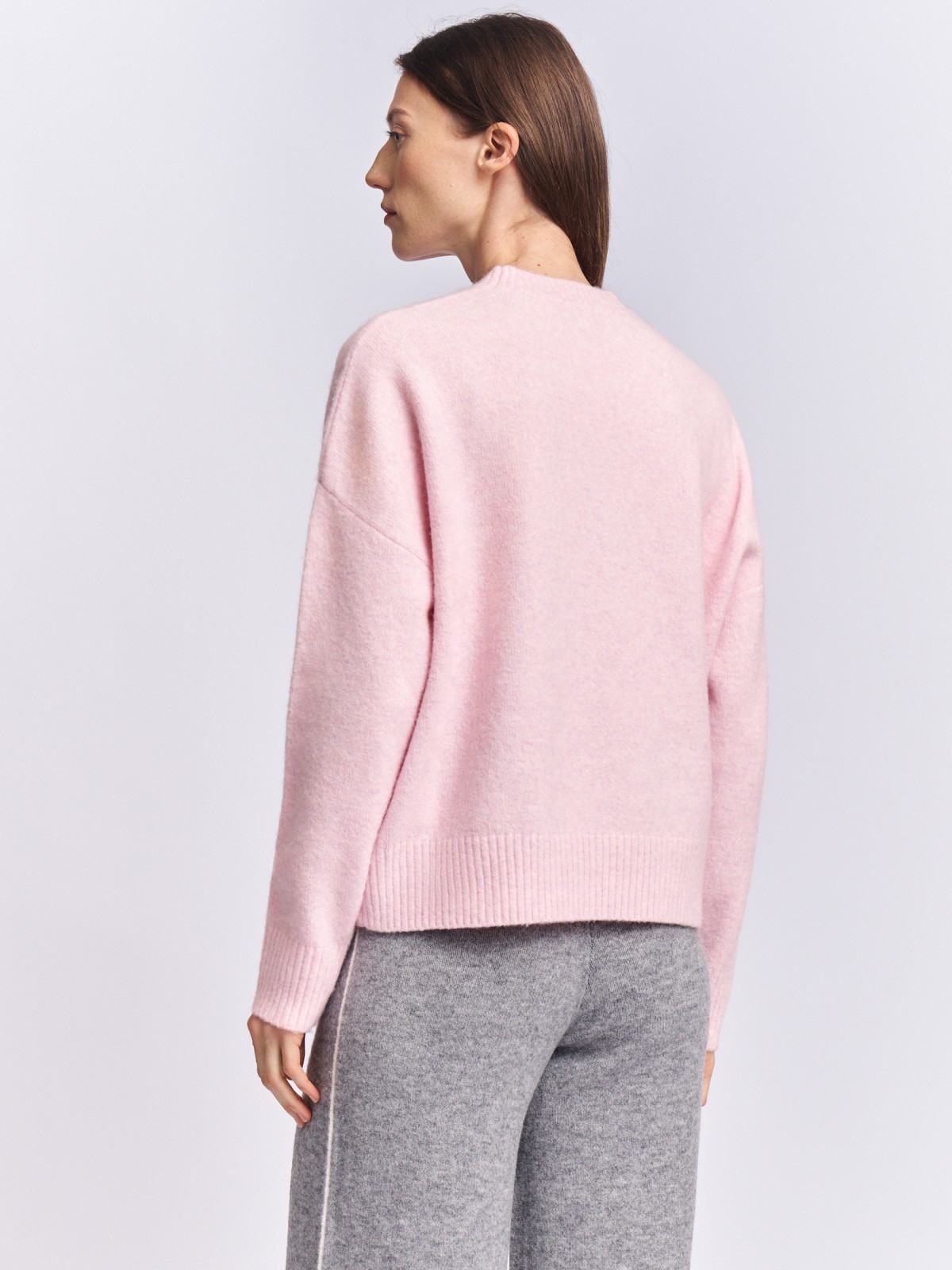 Вязаный джемпер с вышивкой