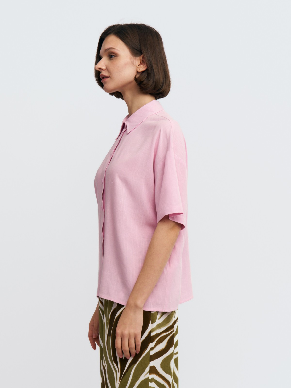 Рубашка из вискозы с коротким рукавом