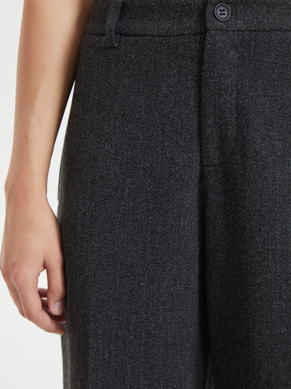 Офисные прямые брюки со стрелками