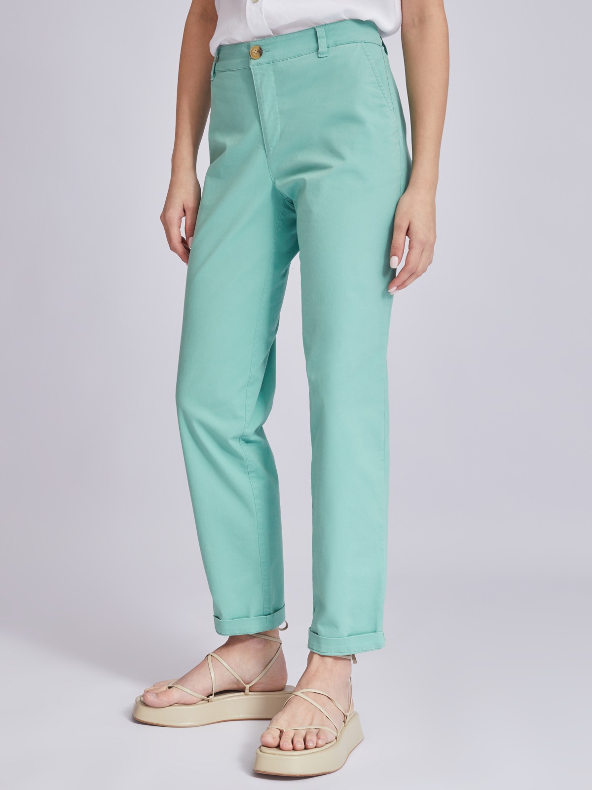 Брюки-чинос со средней посадкой