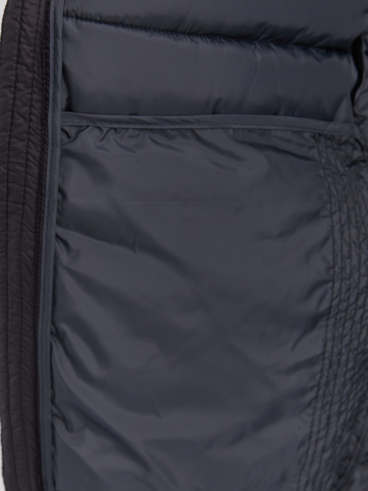 Лёгкая утеплённая стёганая куртка на молнии с воротником-стойкой zolla 013335102064, цвет черный, размер S - фото 5