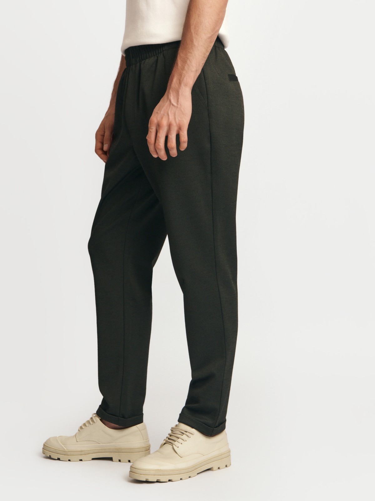 Брюки на резинке с отворотами