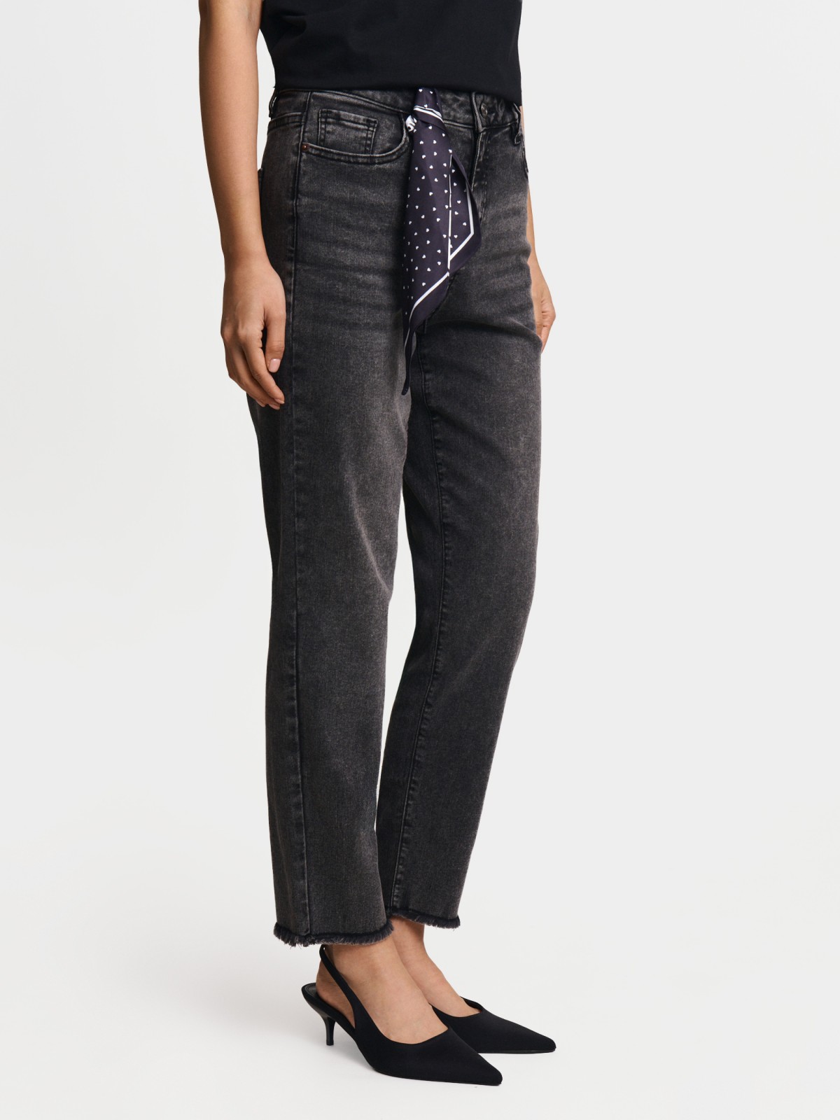 Джинсы силуэта Boyfriend с платком