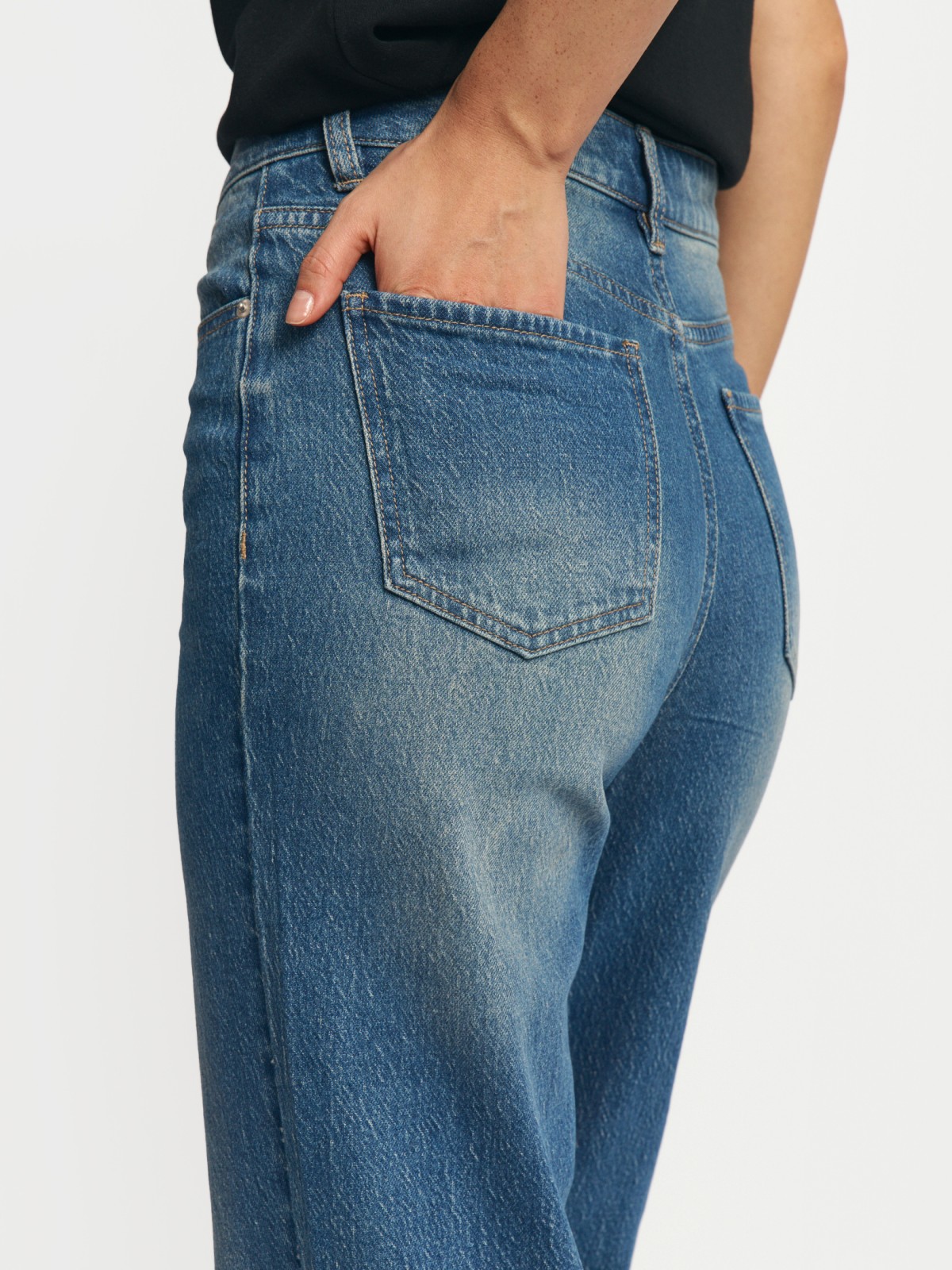 Джинсы прямого силуэта с высокой посадкой