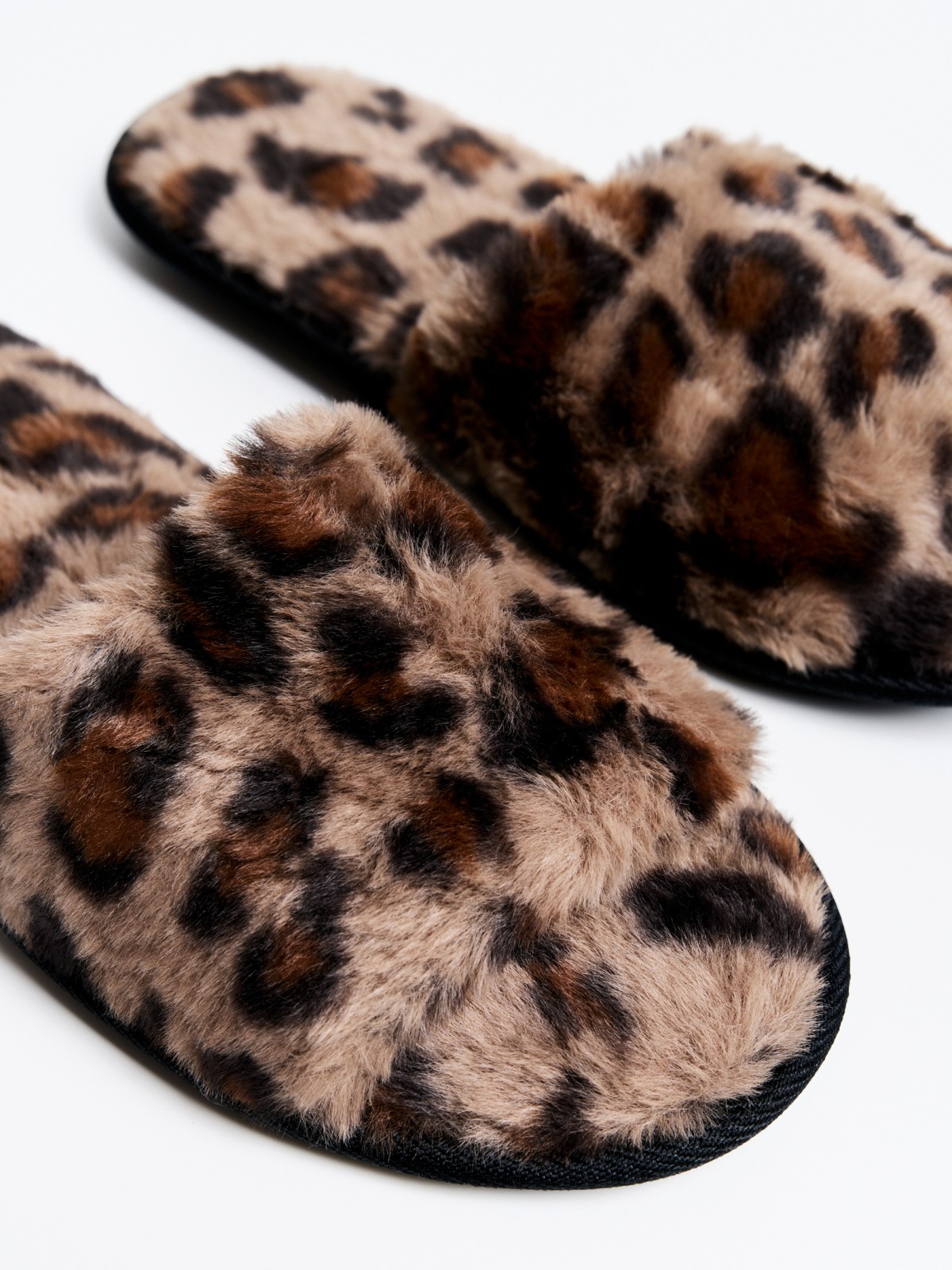 Домашние леопардовые тапочки из экомеха