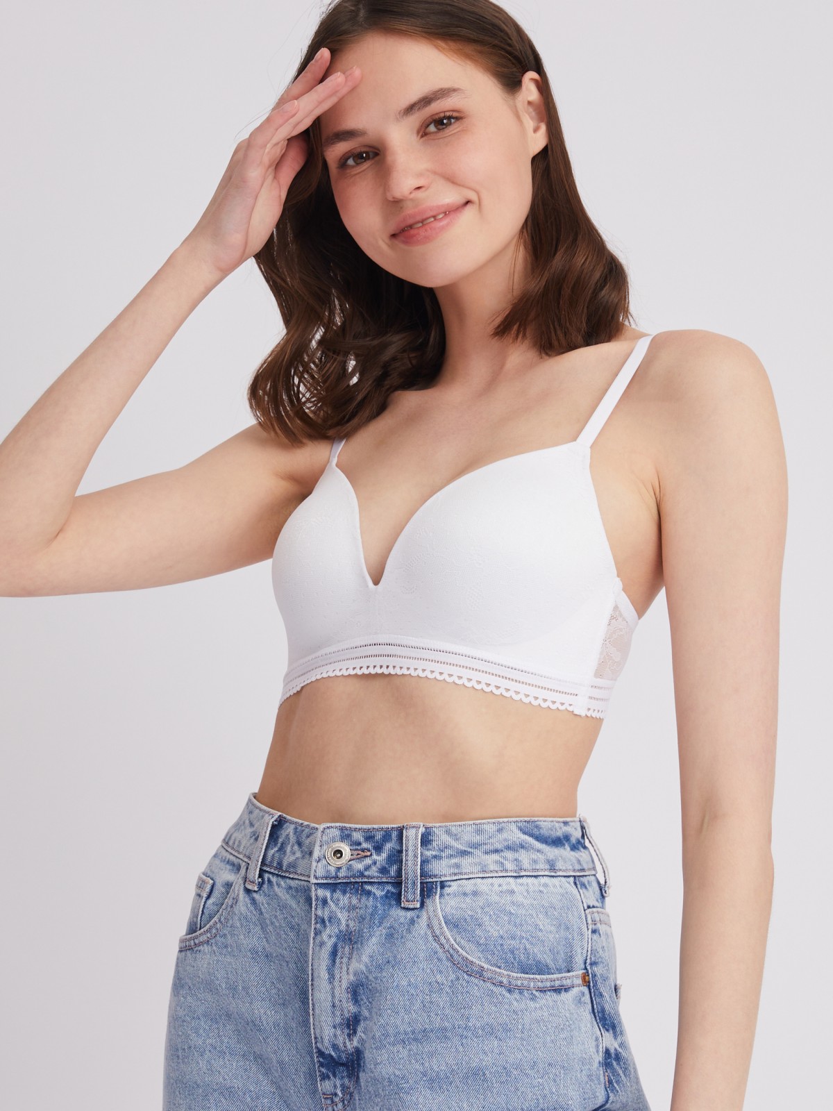 Бюстгальтер без косточек с кружевной отделкой 299₽