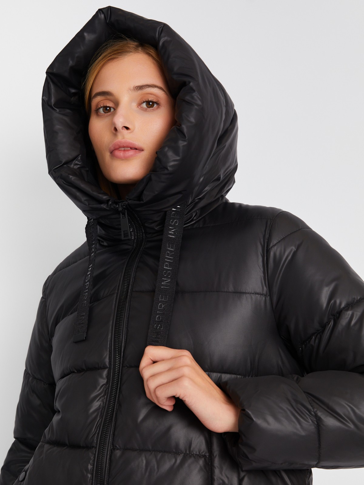 Тёплая стёганая куртка на молнии с капюшоном zolla 023345212124, цвет черный, размер XS - фото 4