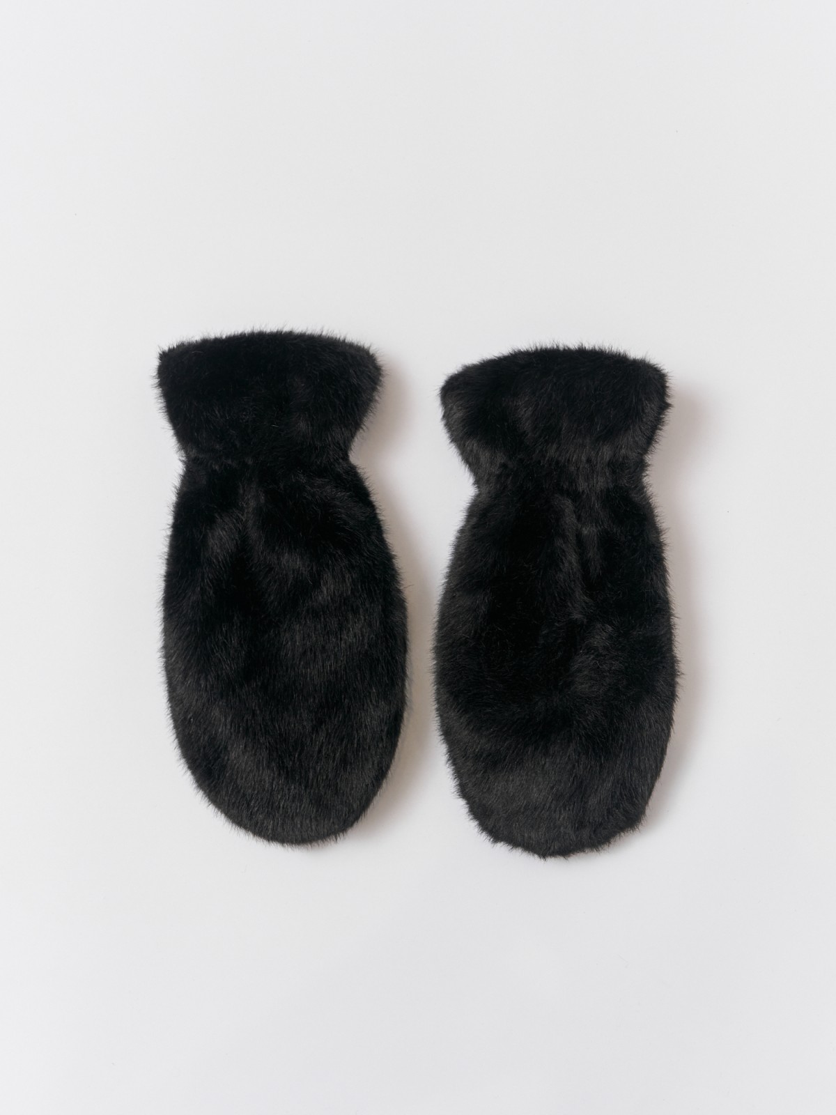 Тёплые варежки из экомеха