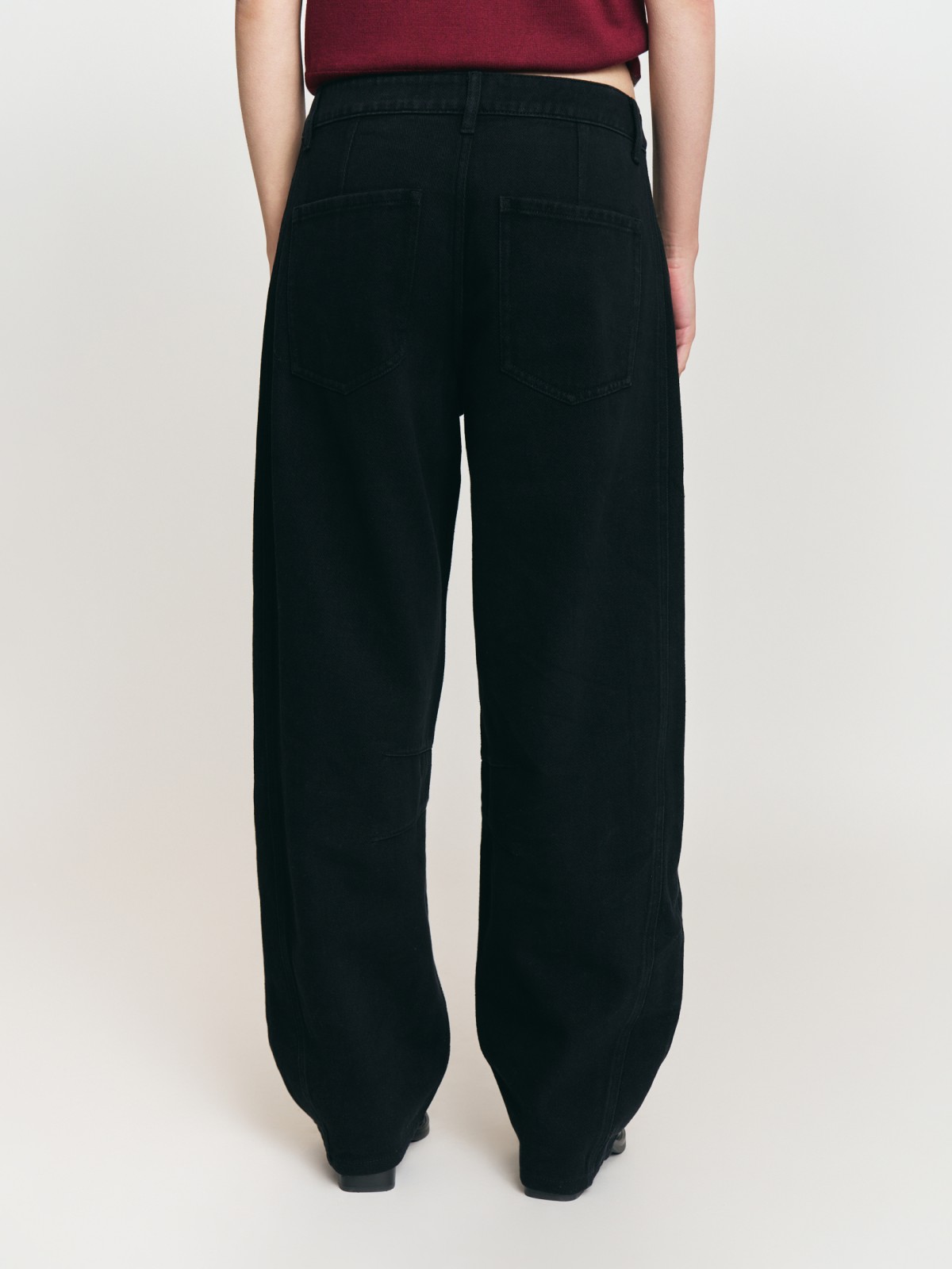 Джинсы силуэта Balloon с посадкой Loose