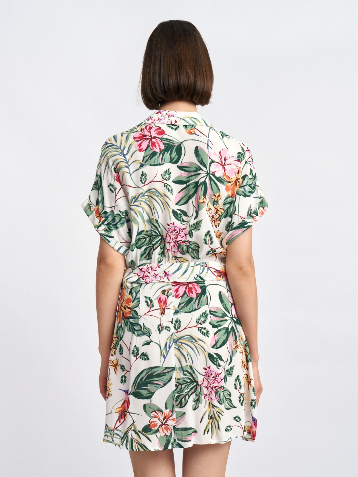 Платье-рубашка из вискозы с поясом на талии