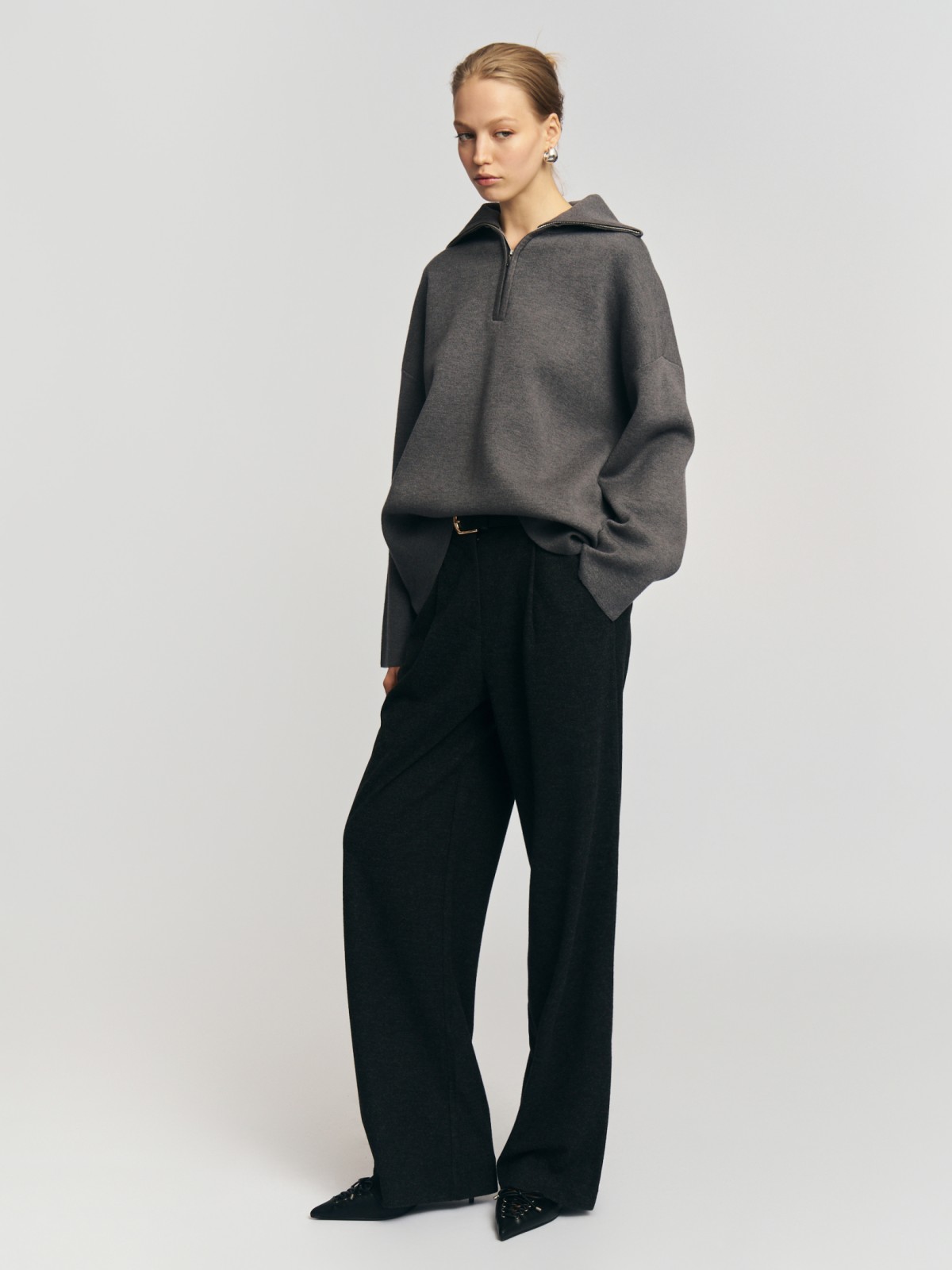 Трикотажный свитер с воротником на молнии