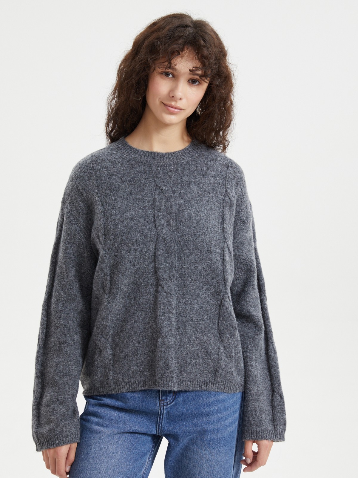 Вязаный джемпер с косами