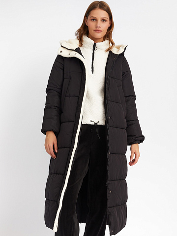 Тёплая куртка-пальто с капюшоном с отделкой из экомеха