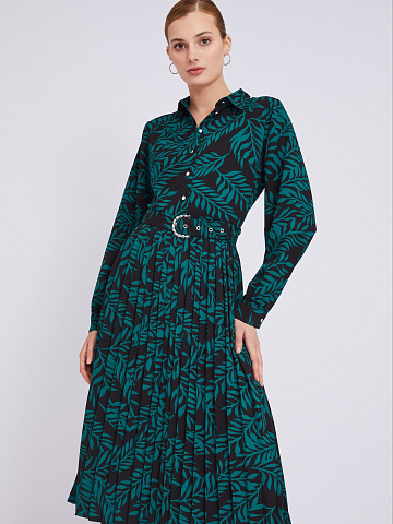 Платье-рубашка длины миди с растительным узором, плиссировкой на подоле и ремнём