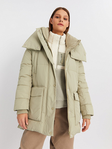 Тёплая куртка-пальто с капюшоном и боковыми шлицами
