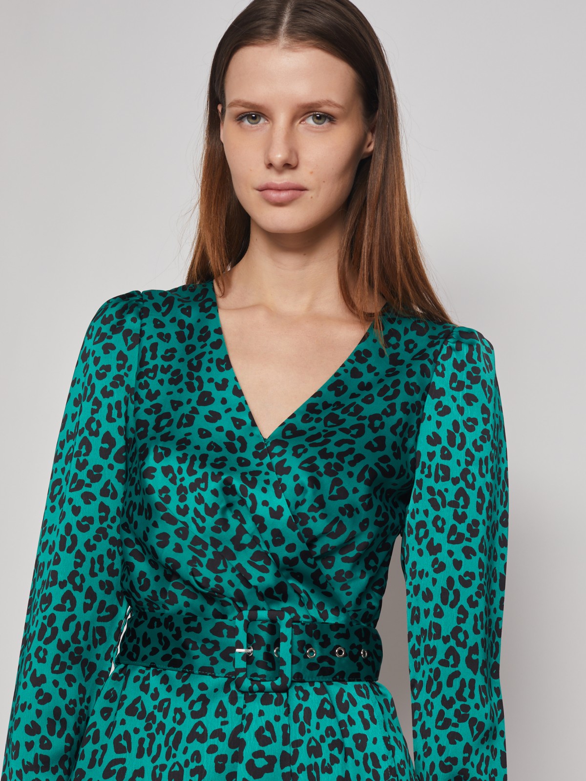 Леопардовое платье с запахом и драпировкой