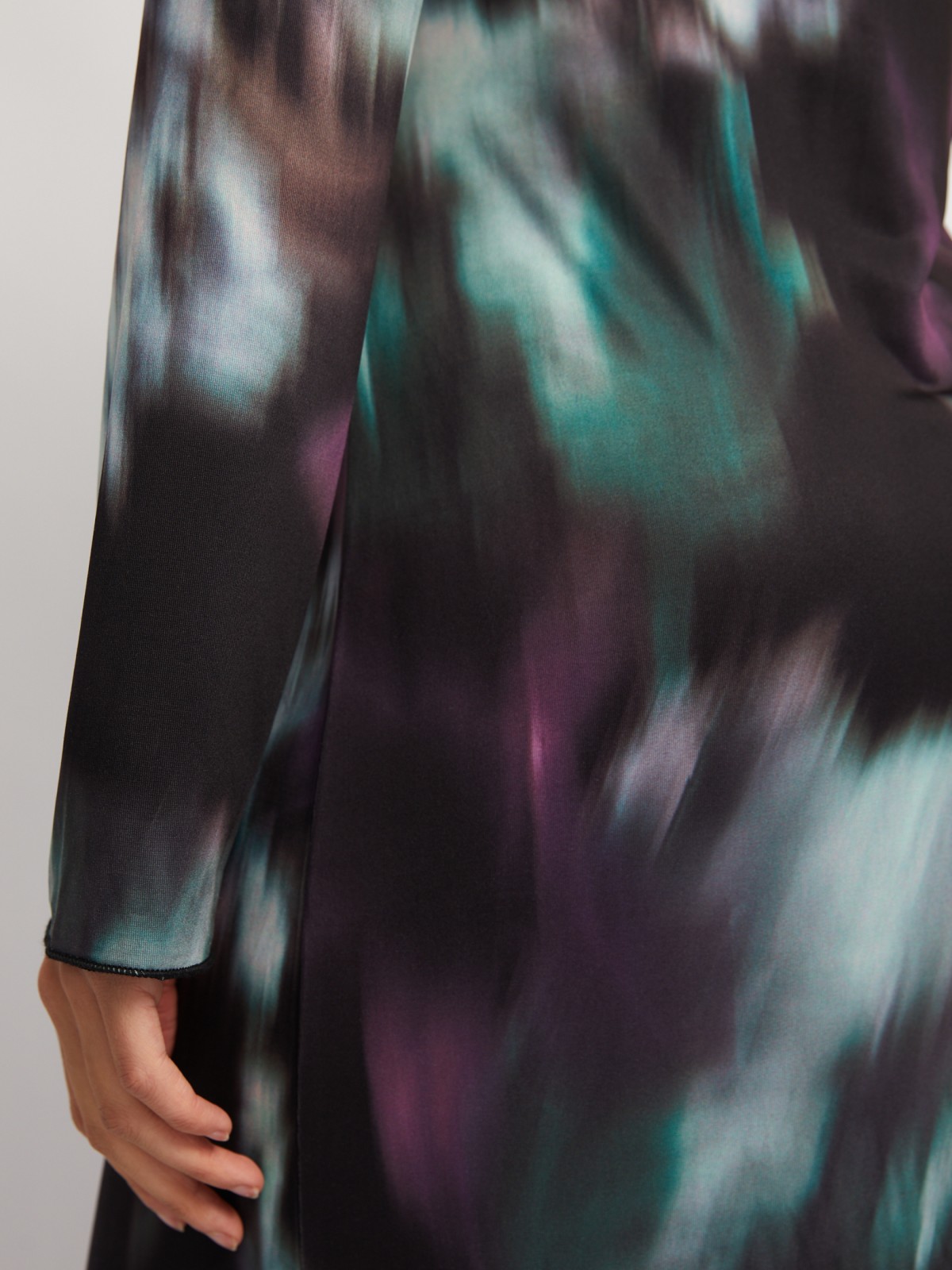 Облегающее платье длины макси с принтом Soft Focus