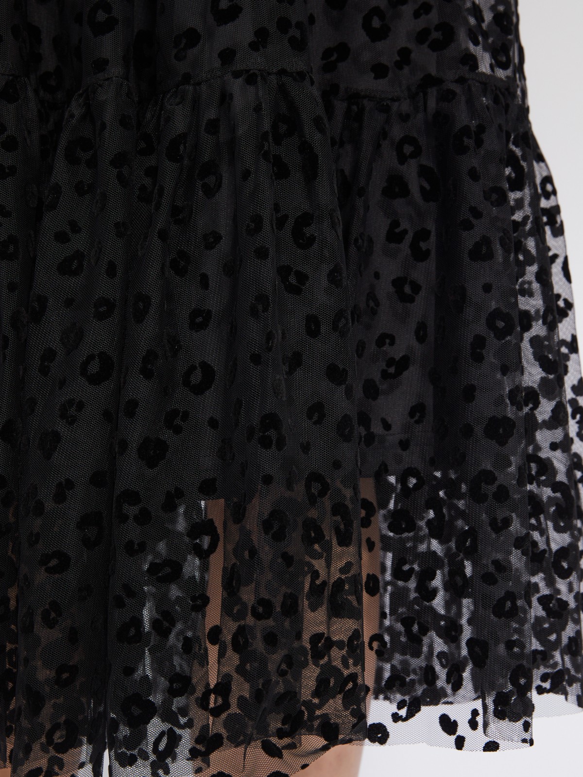 Ярусная юбка длины миди из полупрозрачной сетки с леопардовым узором